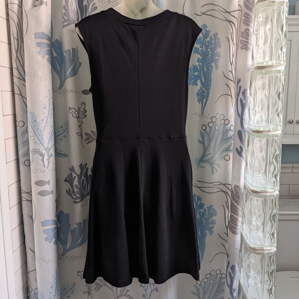 2 for $20 New York & Company Sleeveless Black Cotton Knit Dress Sz M - Picture 4 of 9